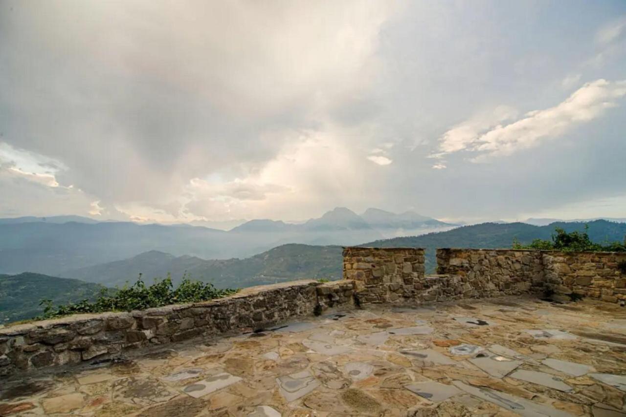 Lovers' Nest Baiardo Екстериор снимка